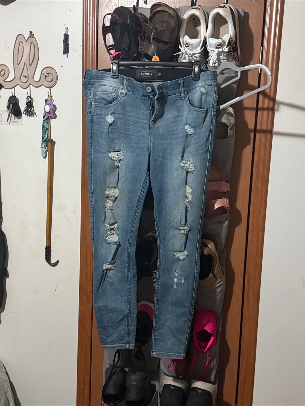 torrid distressed light blue skinny jeans